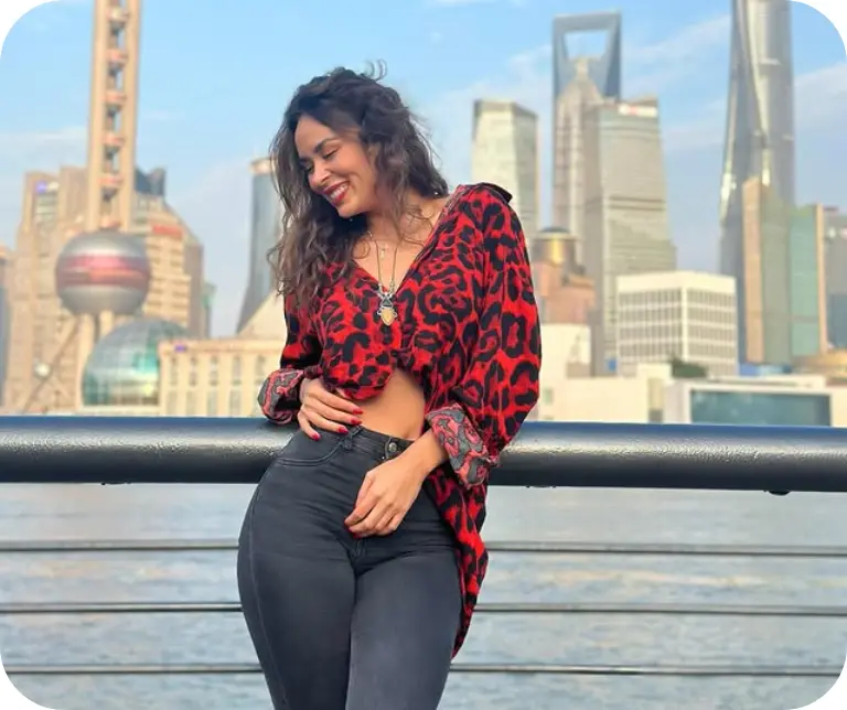 Jhen Nuñez beautiful pose for erome