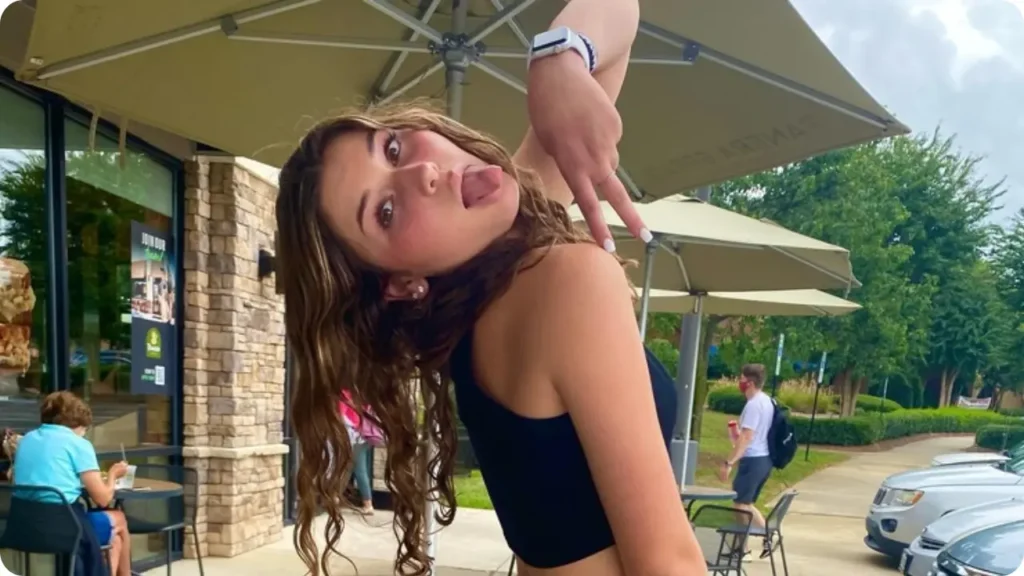Alice Rosenblum cute pose